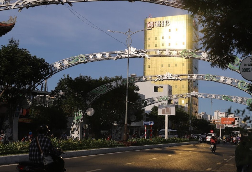 Chu dau tu 2 cao oc lap kinh vang o Da Nang bi phat 80 trieu dong hinh anh