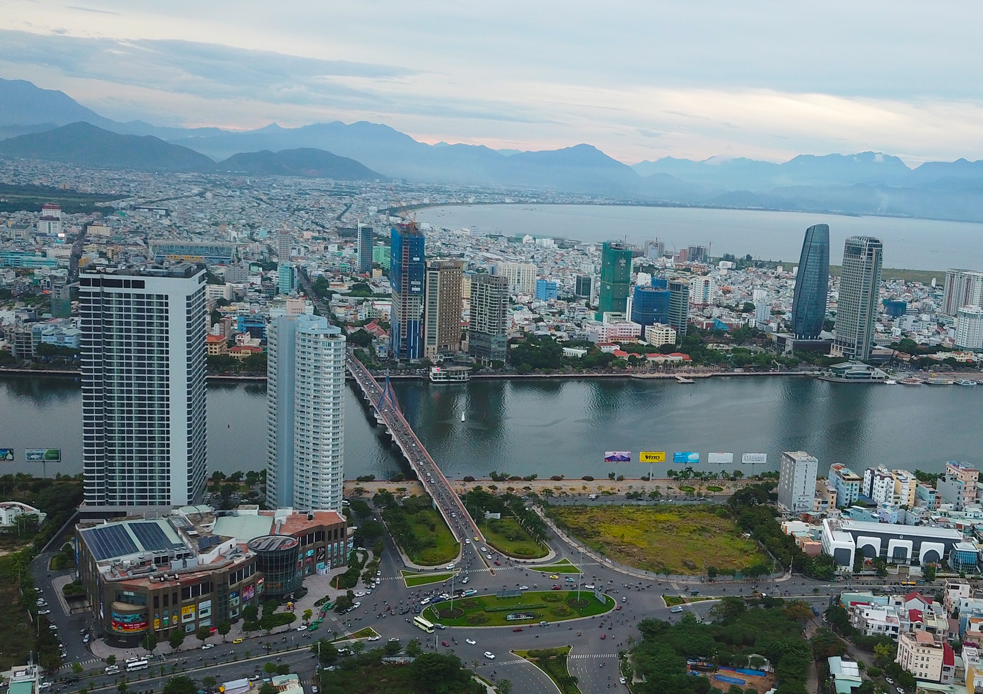 Kinh te Da Nang tang truong am sau 23 nam hinh anh