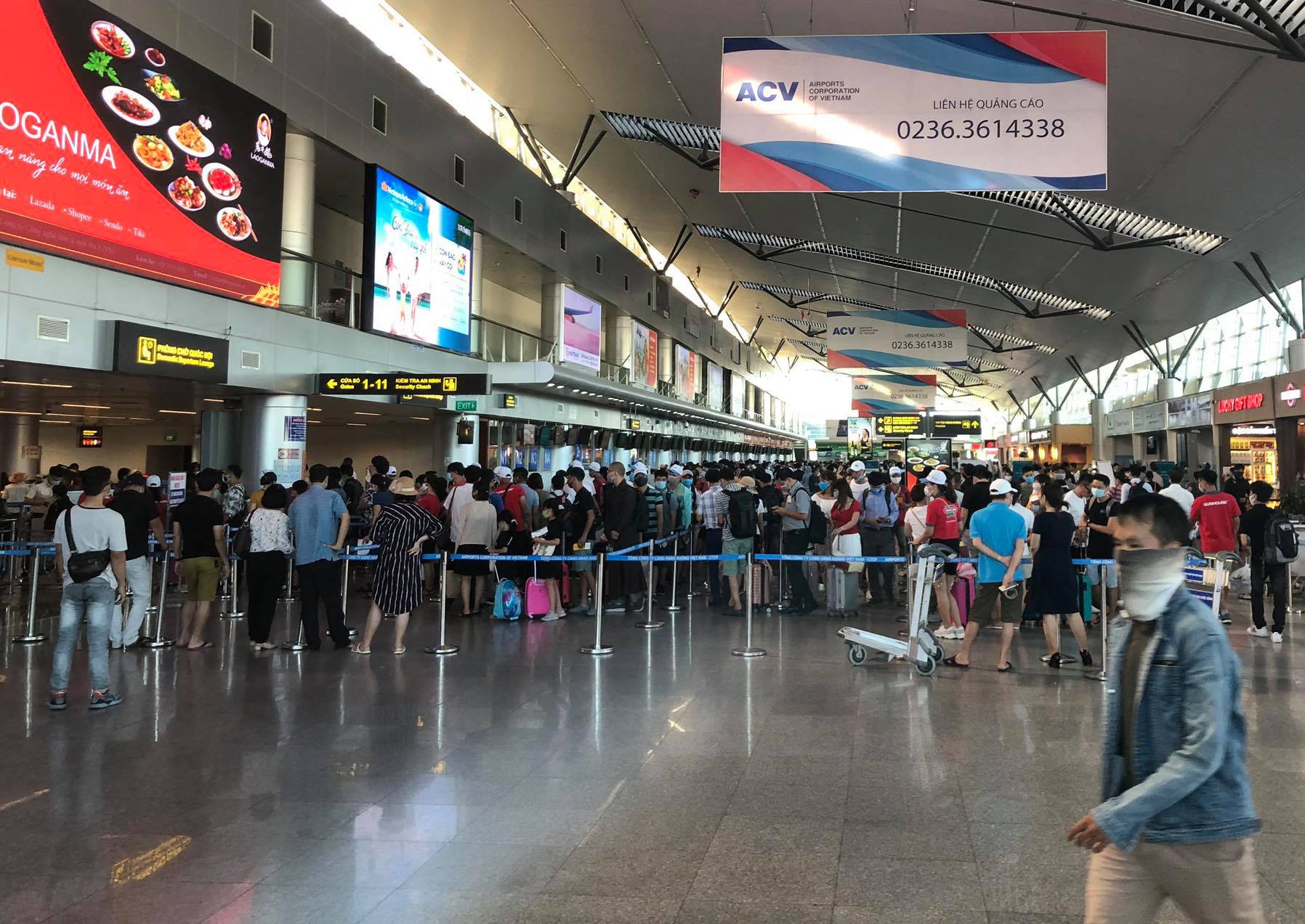 Khoi phuc cac chuyen giao thong di va den Da Nang anh 1