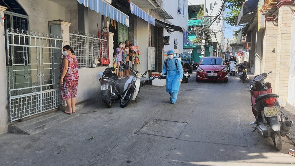 Da Nang dong cua quan bar,  vu truong anh 1