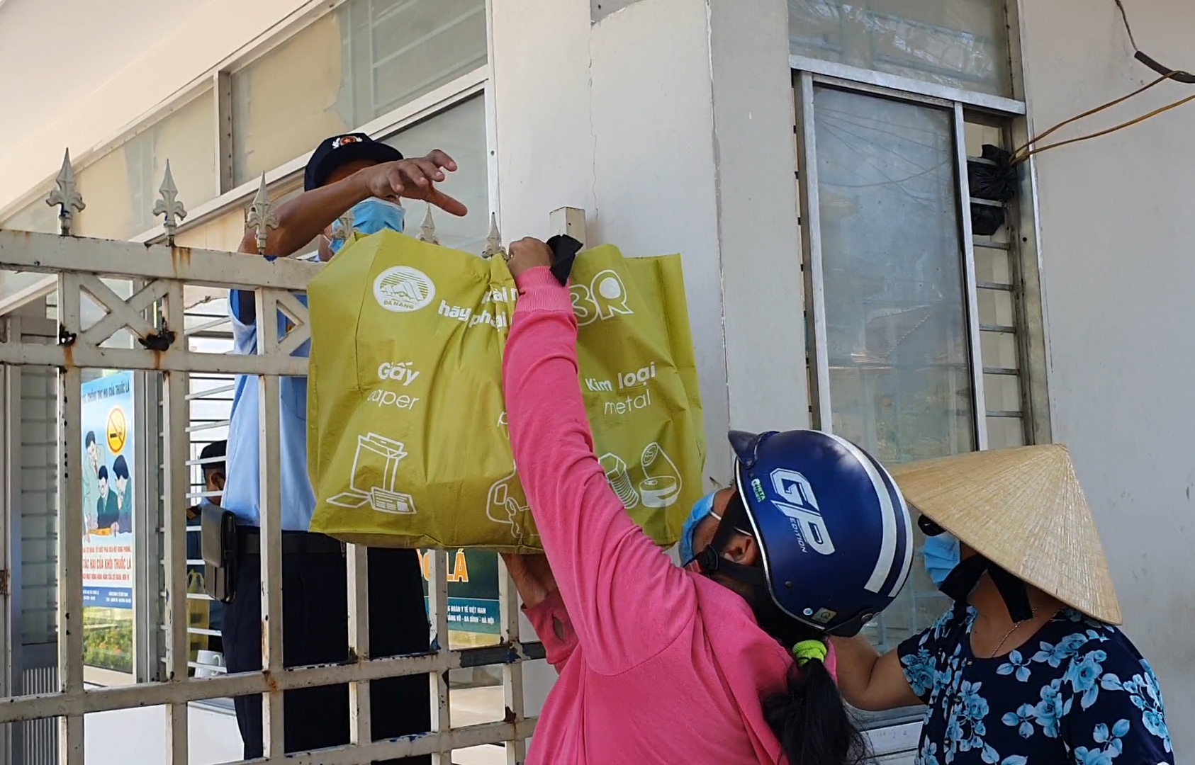 Phong toa Benh vien Da Nang hinh anh