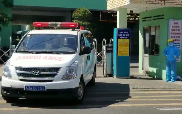 Hon 2.200 nhan vien y te duoc lam xet nghiem khang the anh 1