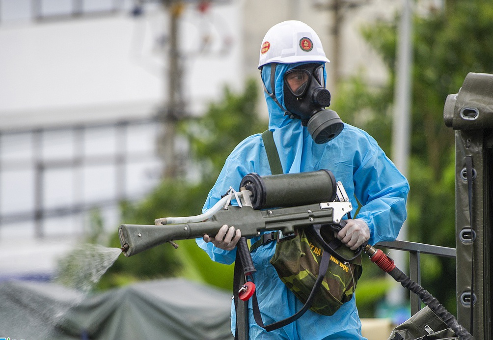 Da Nang se phun hoa chat khu trung o 6 quan, huyen hinh anh