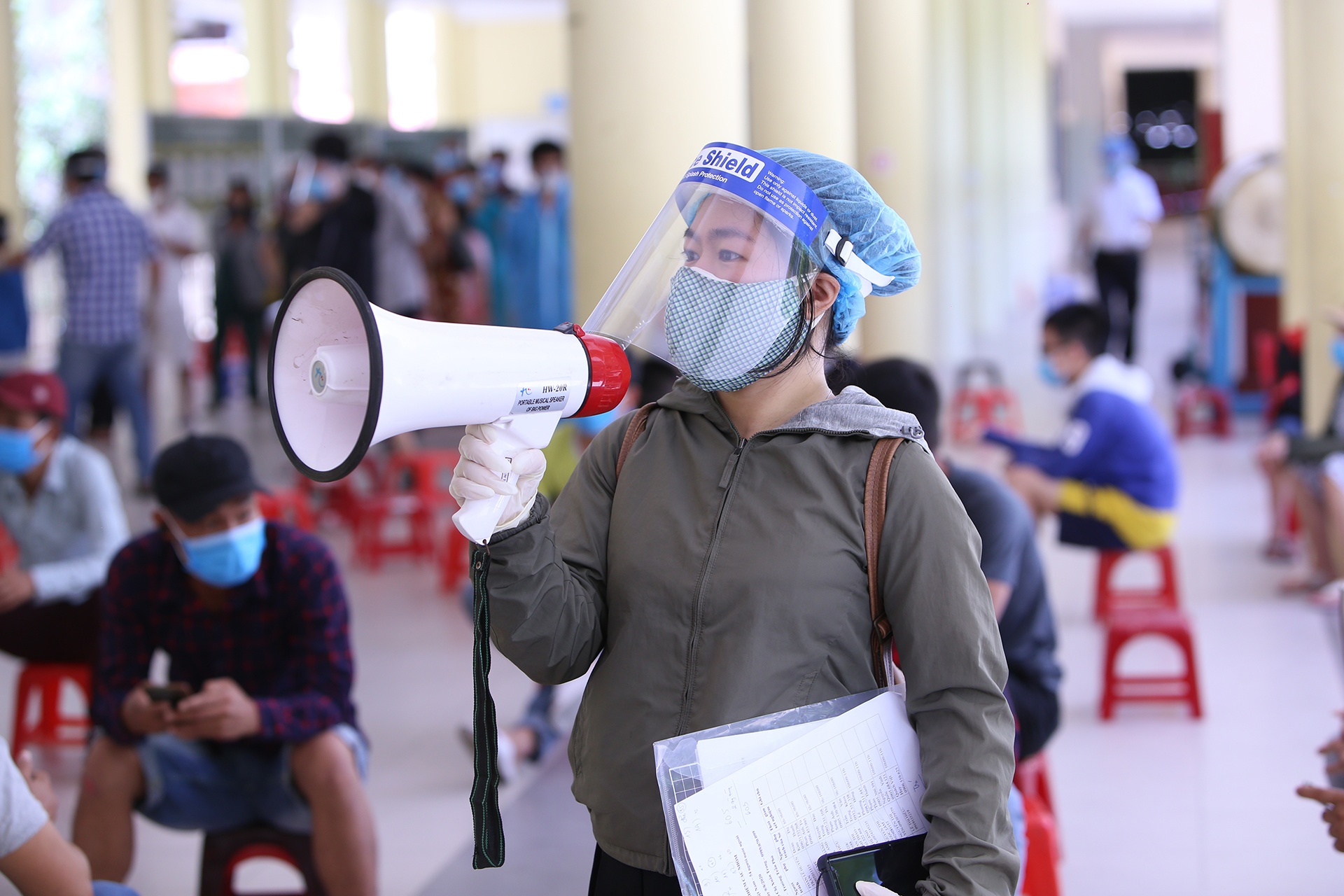 Xet nghiem 734 nguoi ket o Da Nang truoc khi ve TP.HCM hinh anh