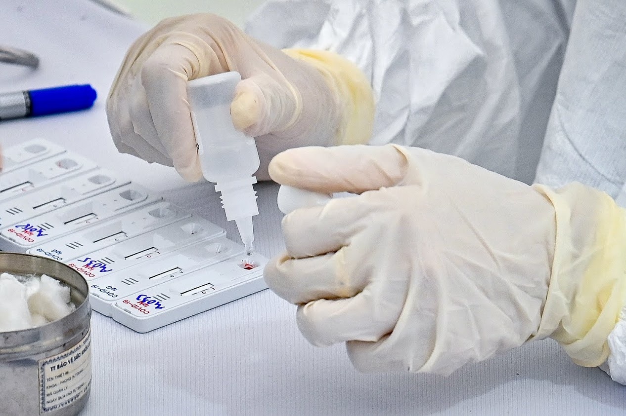 Benh nhan 1010 tung 4 lan xet nghiem am tinh hinh anh