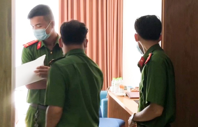 Loi khai nguoi Trung Quoc nhap canh trai phep vao Da Nang hinh anh