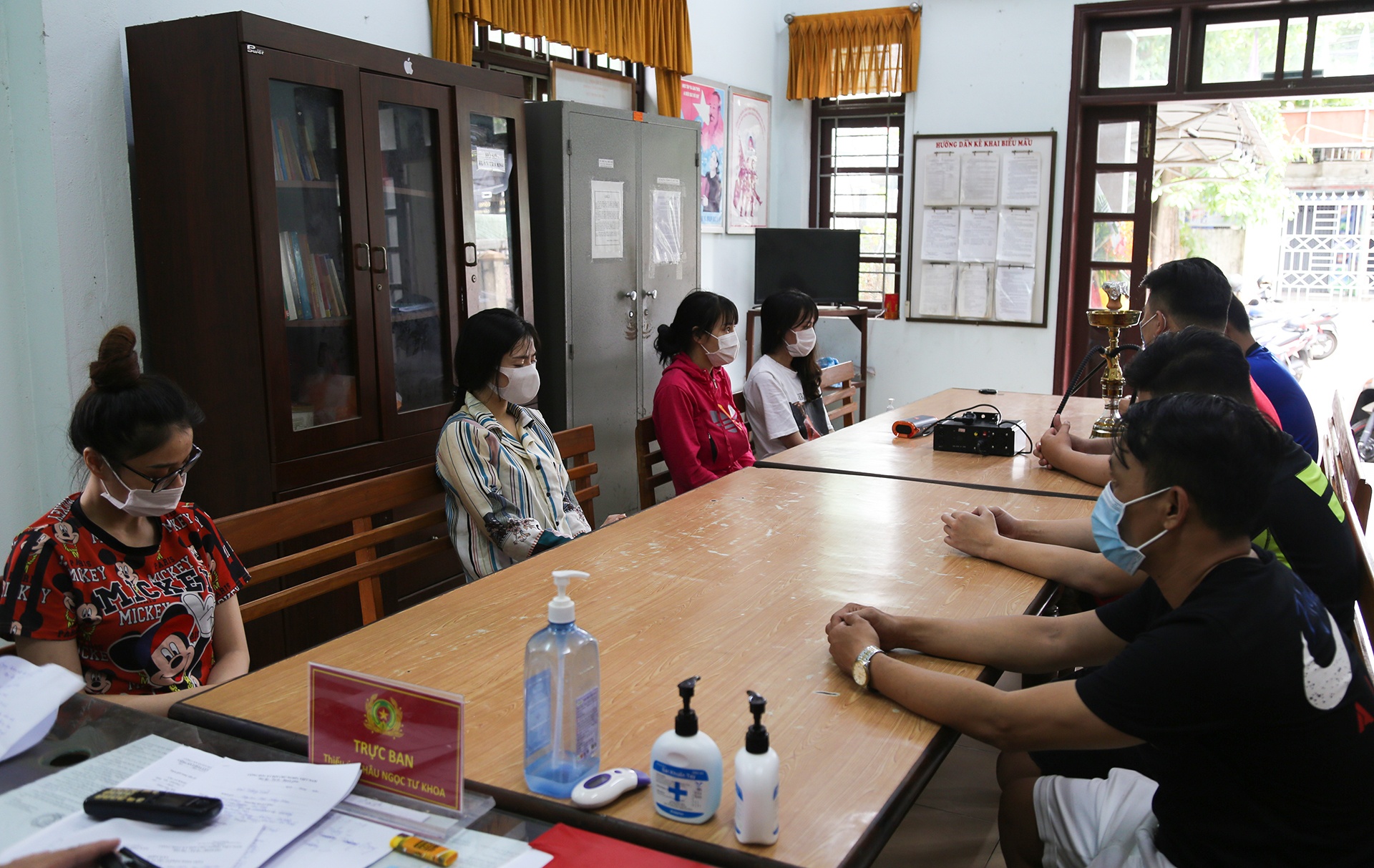 Nhom thanh nien tu tap su dung ma tuy anh 1