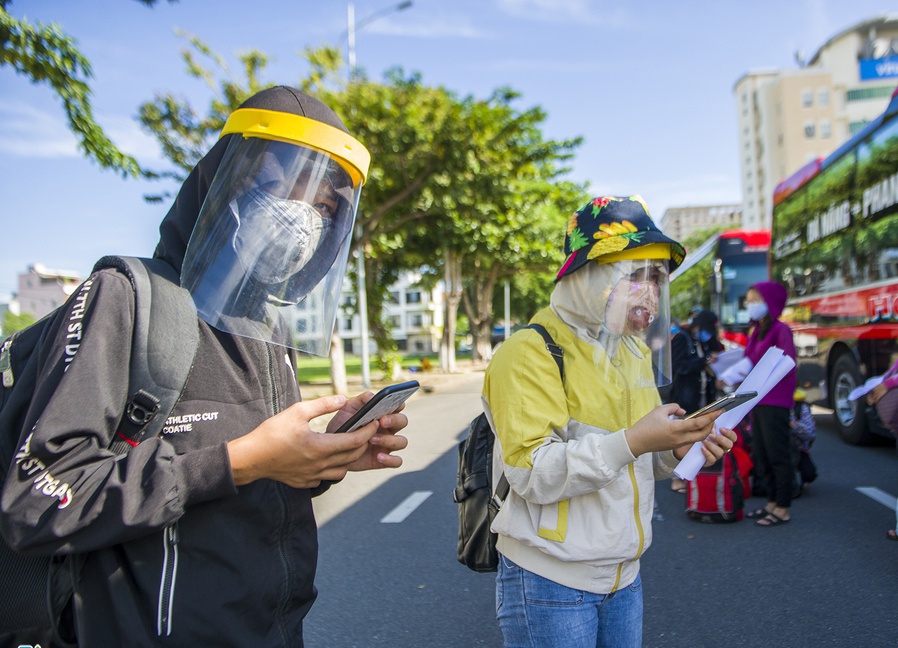 De xuat dua nguoi ket o Da Nang ve que bang tau hoa hinh anh