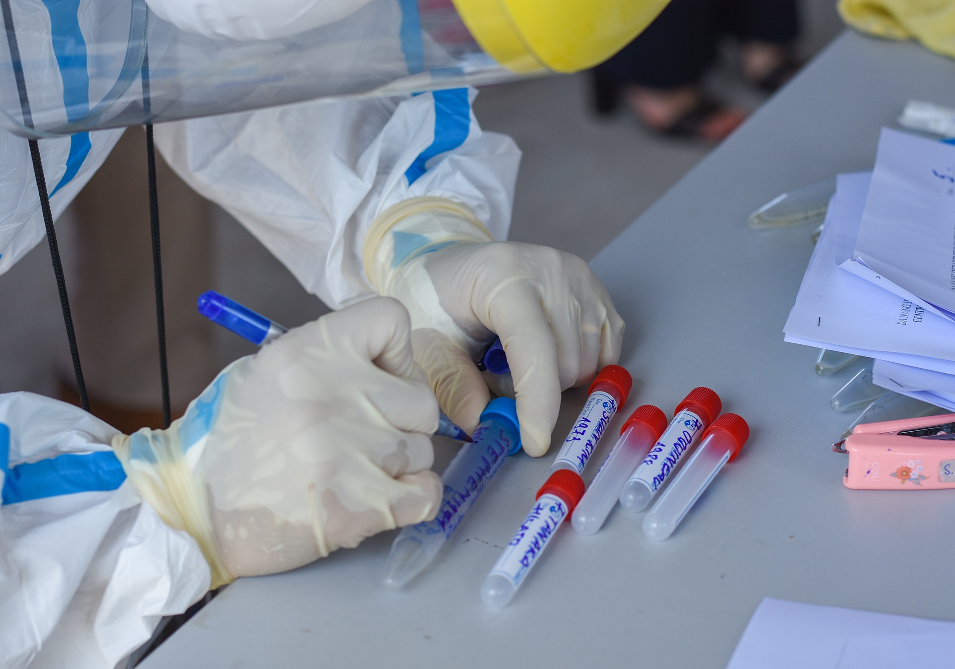 Nghin nguoi nuoc ngoai xet nghiem Covid-19 anh 13