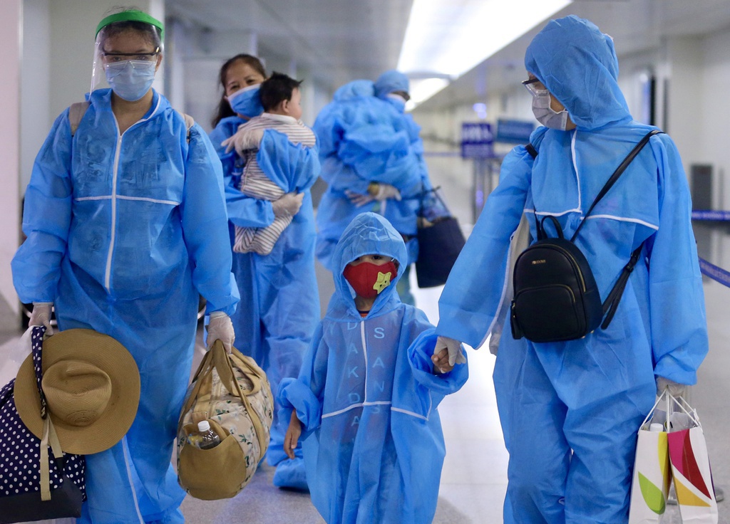 600 nguoi con ket lai Da Nang hinh anh