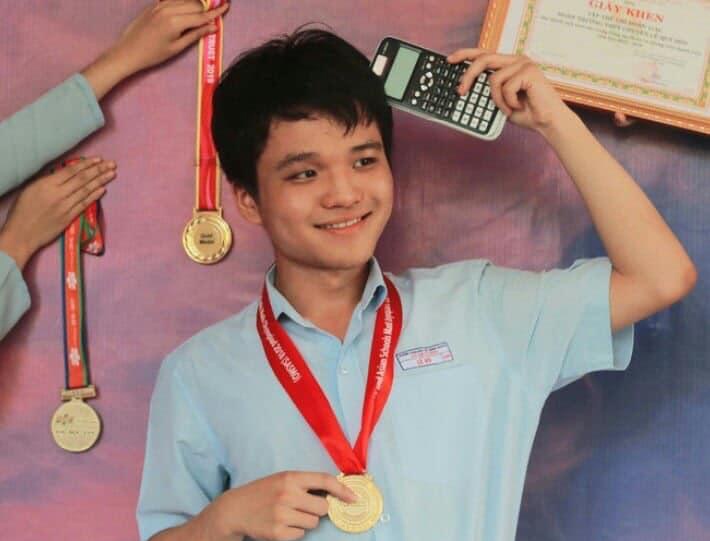 Nam sinh Da Nang dat 3 diem 10 thi tot nghiep THPT hinh anh