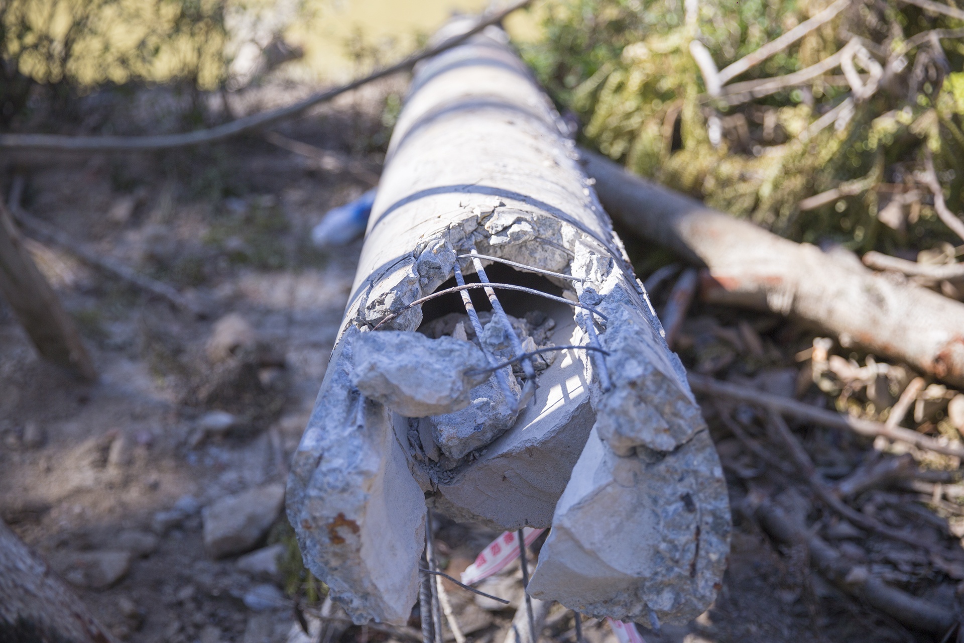 Bo Xay dung noi ve nguyen nhan khien hang loat cot dien gay do hinh anh