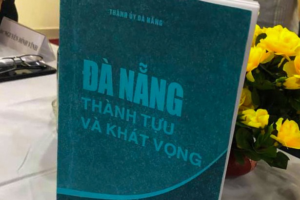 Da Nang tang sach cho 350 dai bieu du Dai hoi Dang bo hinh anh
