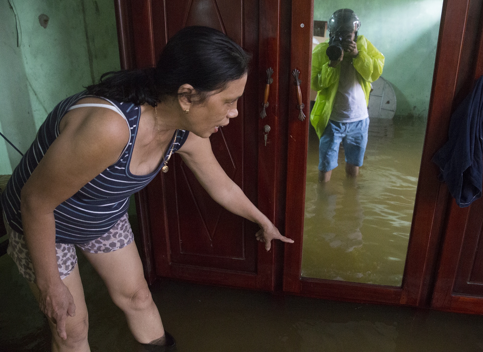 Nha dan bi ngap do mua lon anh 3