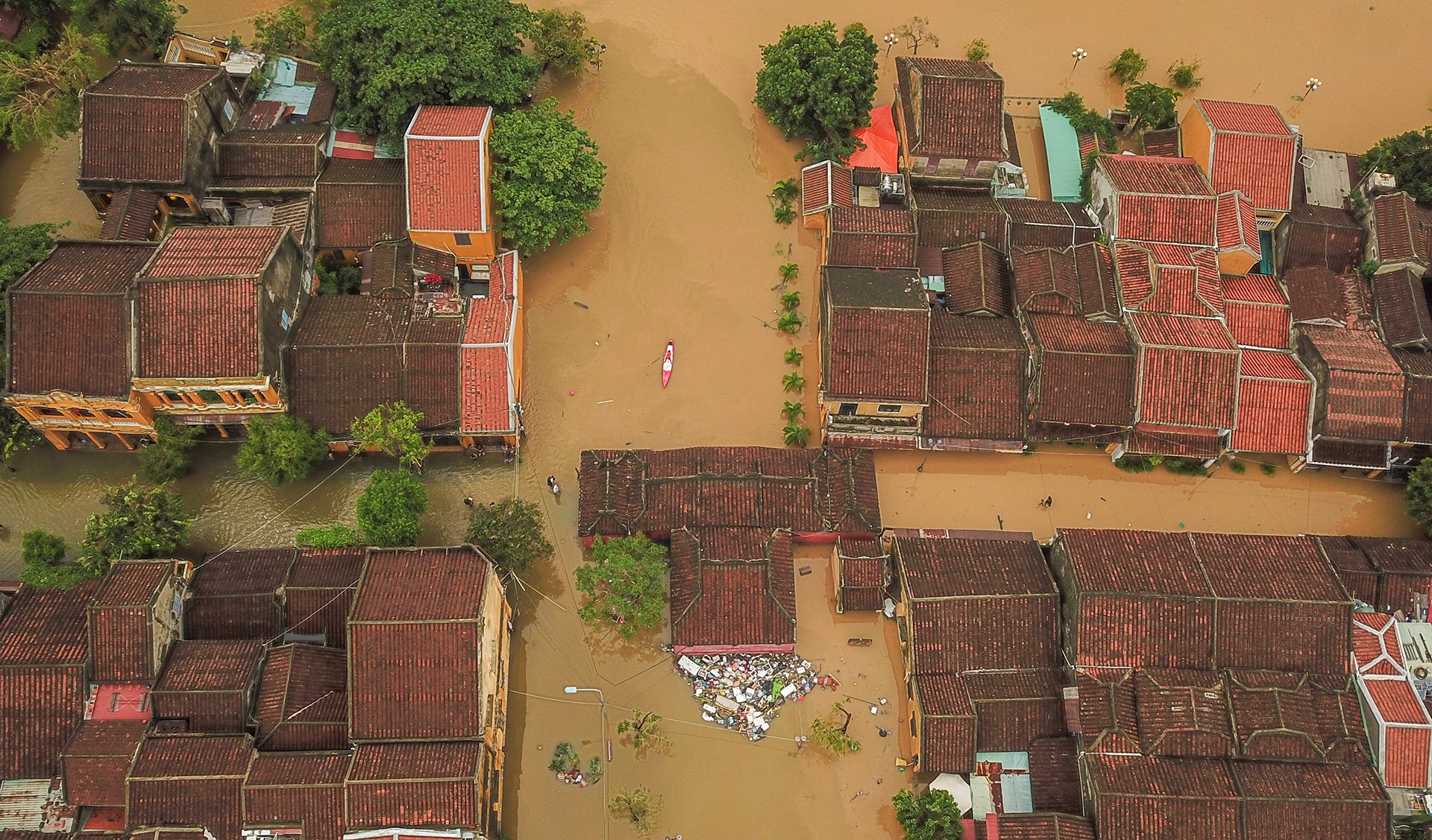 Chua Cau o Hoi An ngap sau trong nuoc anh 4