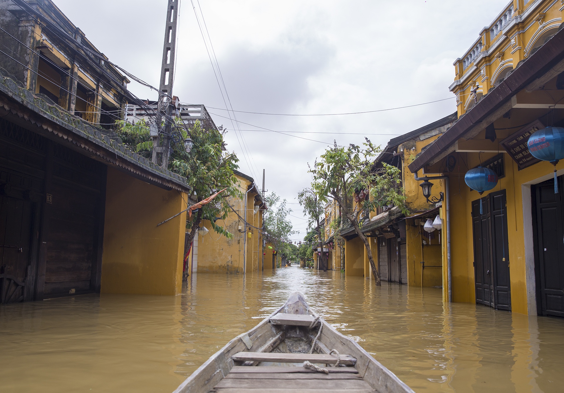 Chua Cau o Hoi An ngap sau trong nuoc anh 6