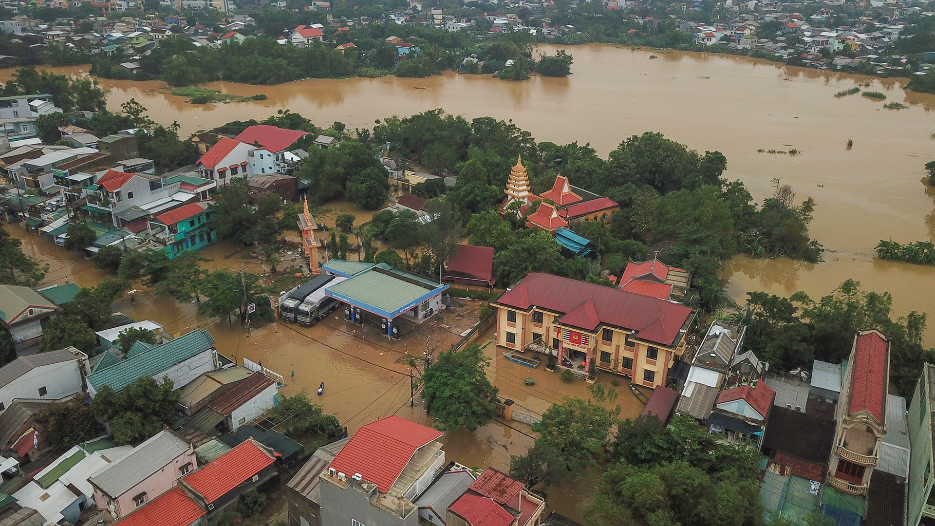 Vung ron lu o tinh Thua Thien - Hue anh 2