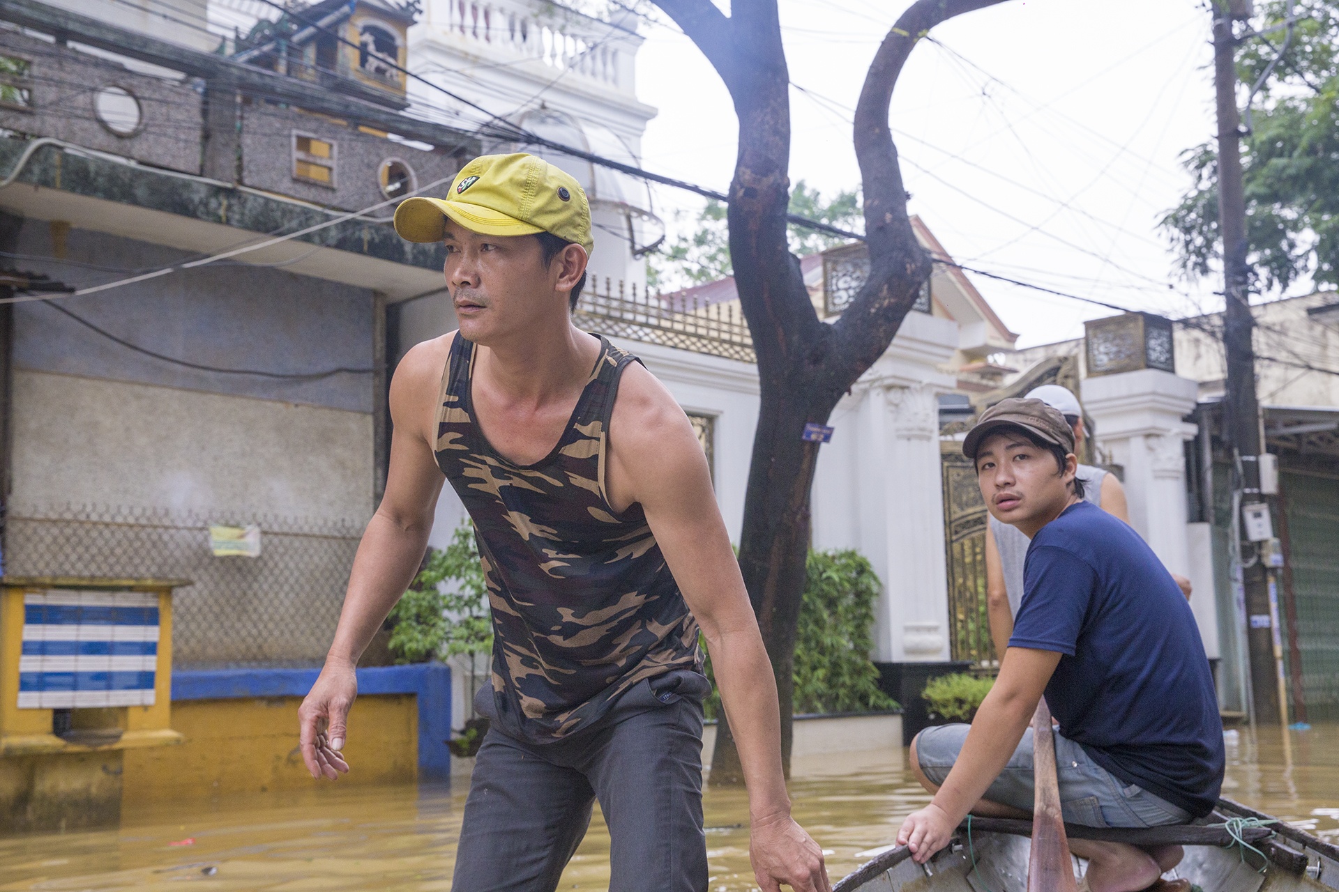 Tinh Thua Thien - Hue ngap sau trong nuoc anh 5