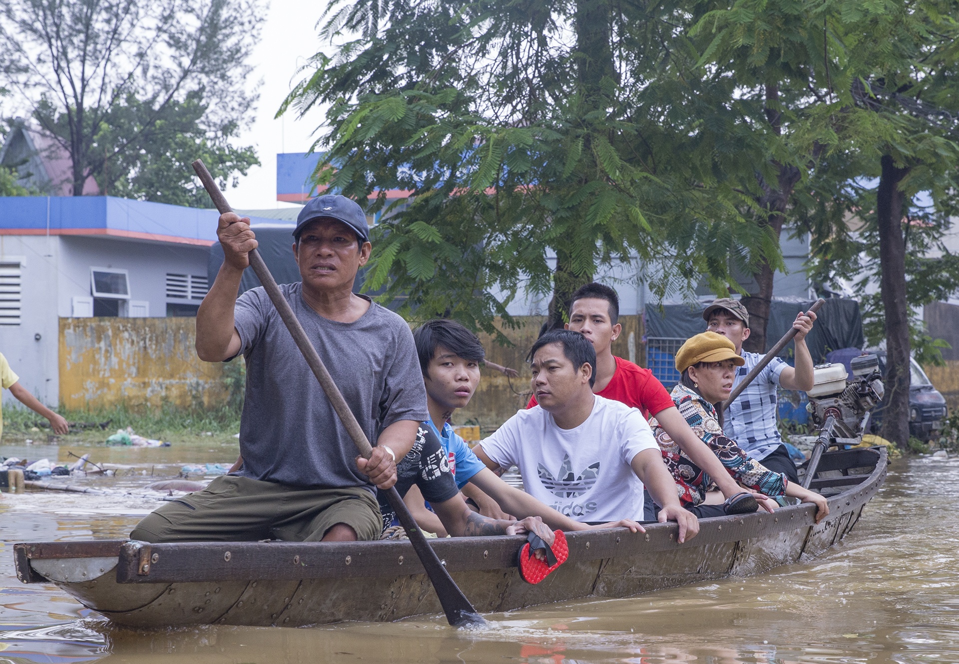 Tinh Thua Thien - Hue ngap sau trong nuoc anh 6