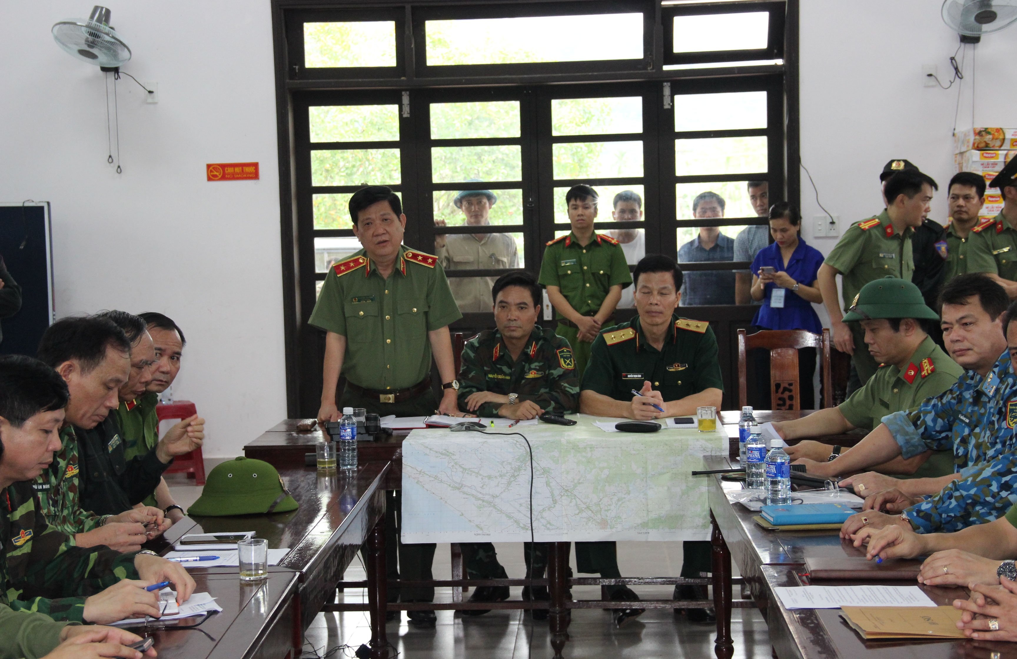 Tiep tuc tim kiem 16 cong nhan mat tich o Rao Trang anh 1