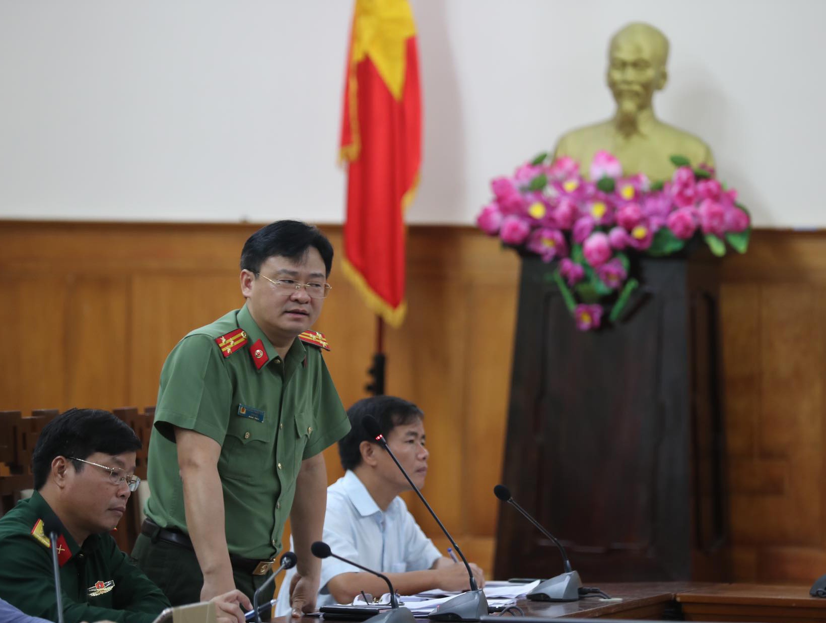 Tim kiem 16 cong nhan mat tich o Rao Trang anh 1