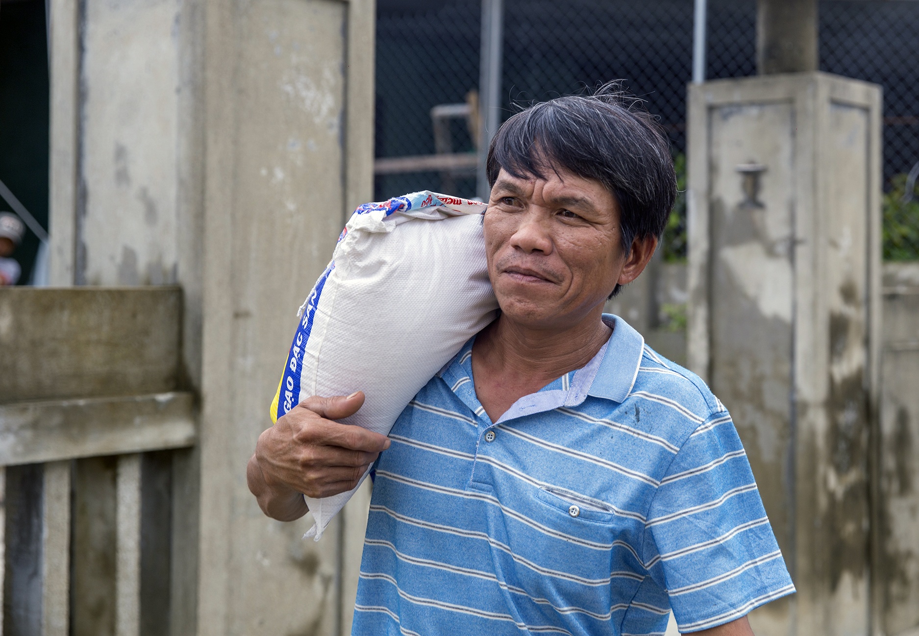 Hue chim trong nuoc lu anh 7