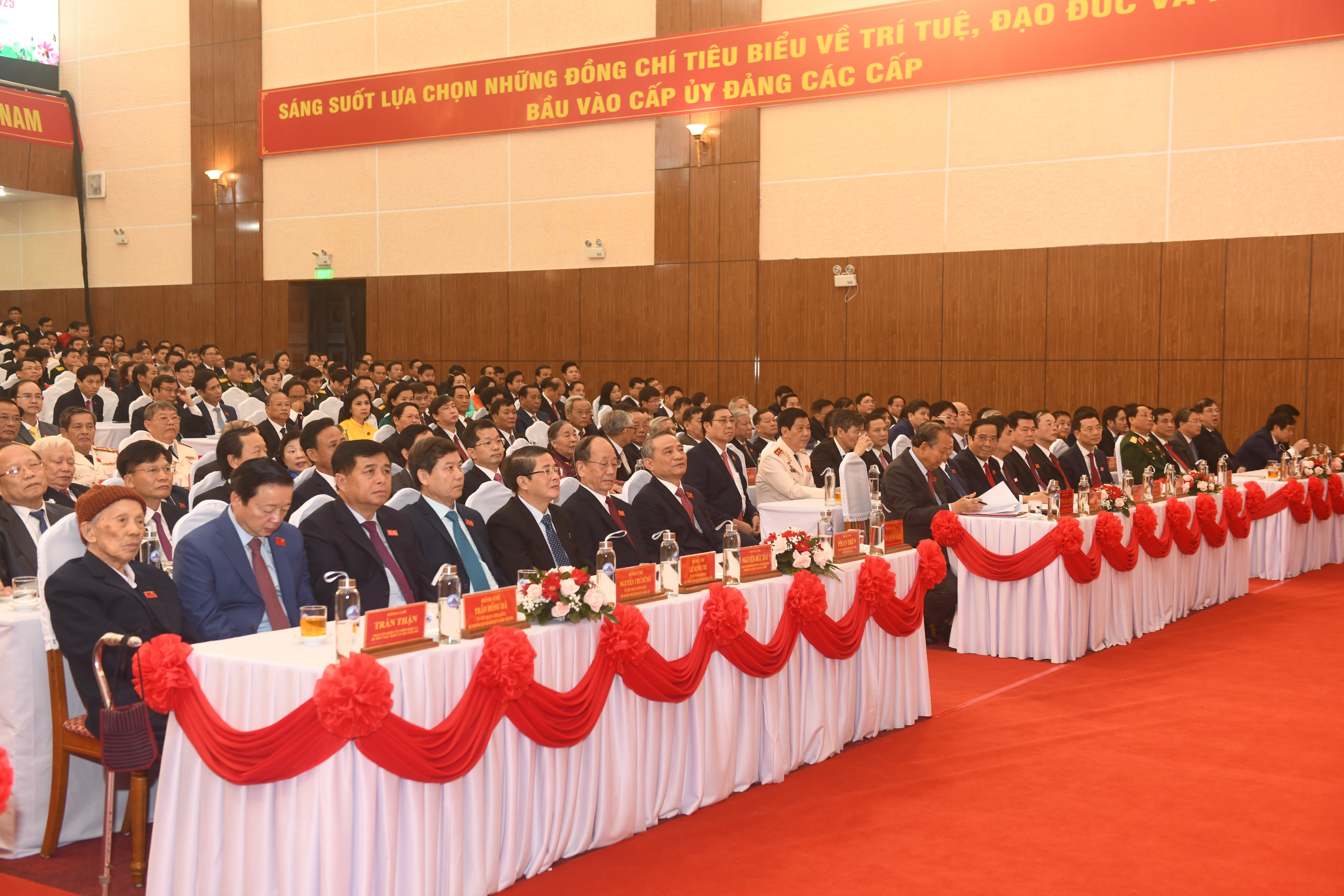 Khai mac Dai hoi Dang bo Da Nang anh 2