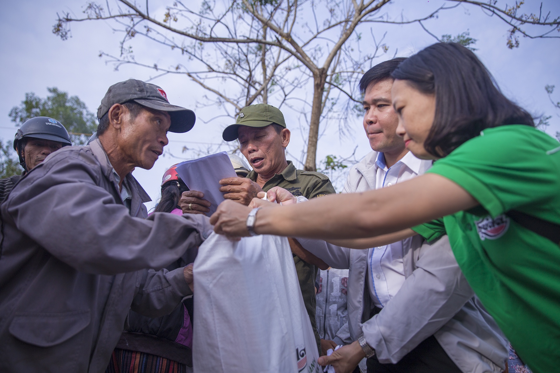 Cuu tro vung lu anh 10