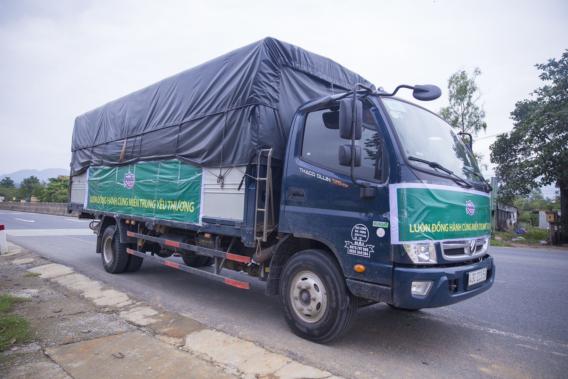 Cuu tro vung lu anh 2