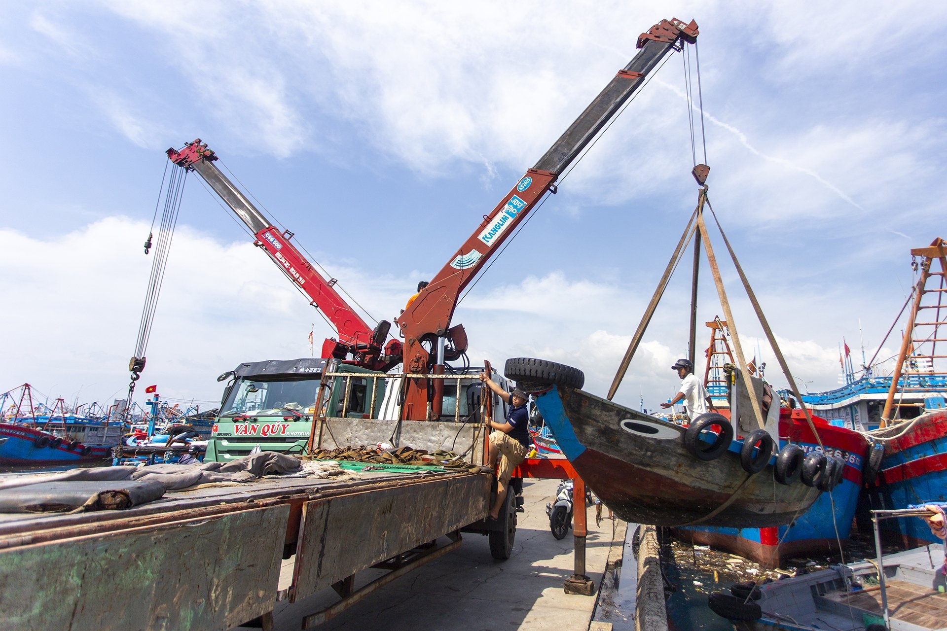 Dan Da Nang phong chong bao so 9 anh 3