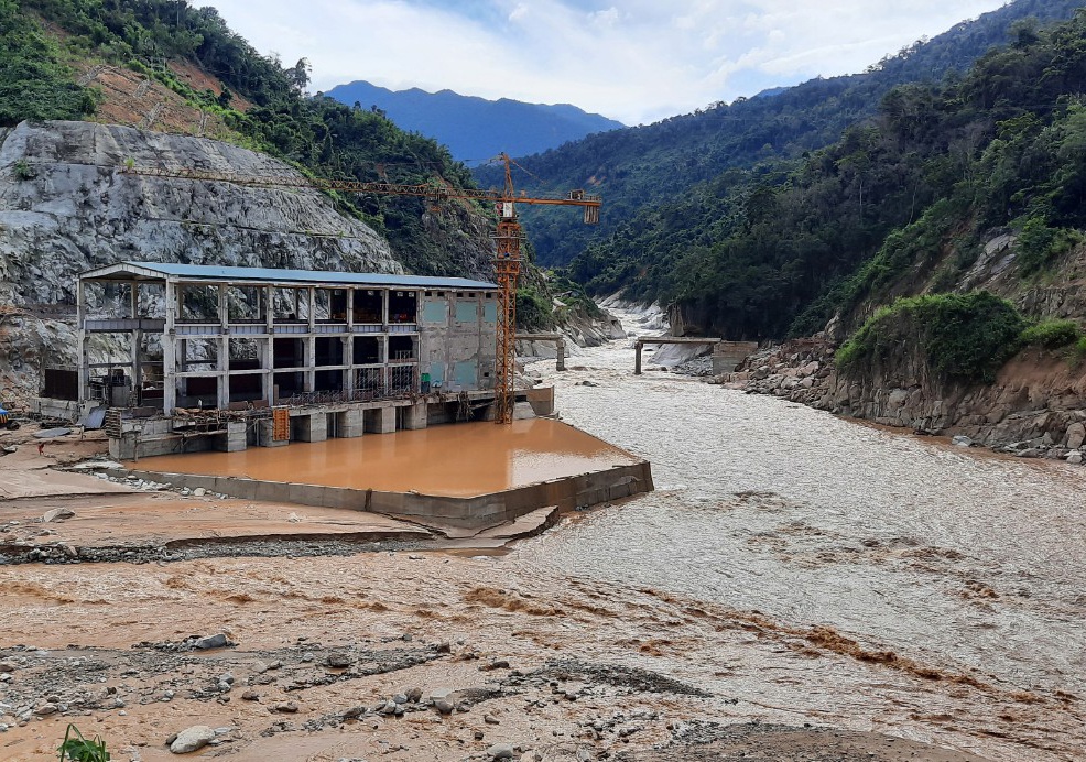 Hien truong 200 cong nhan mac ket o Phuoc Son hinh anh