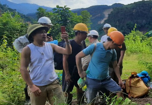 200 cong nhan bi co lap o Quang Nam hinh anh