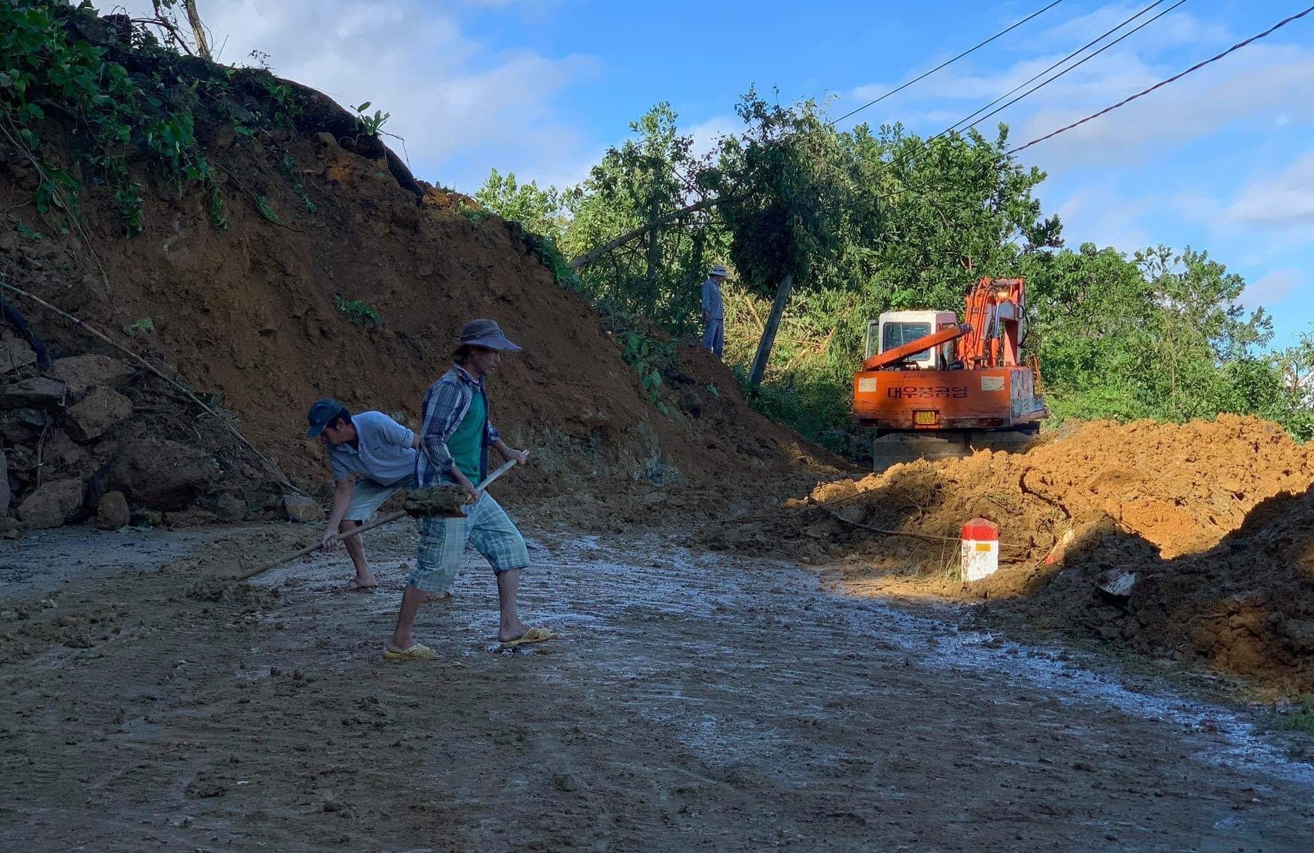 Bi thu xa Tra Leng mat tich trong vu sat lo o Quang Nam anh 1