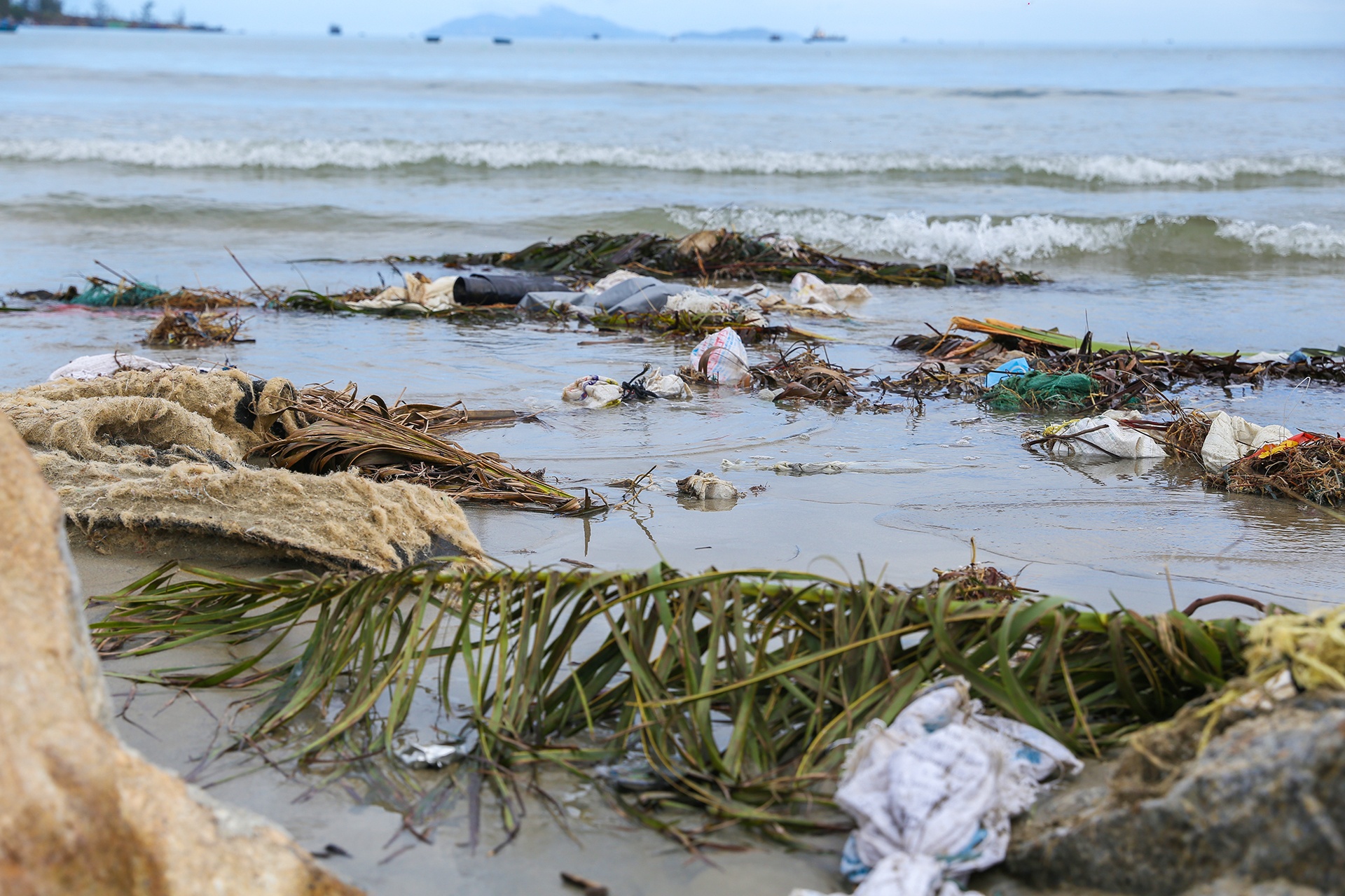 Bai bien Da Nang ngap rac anh 3