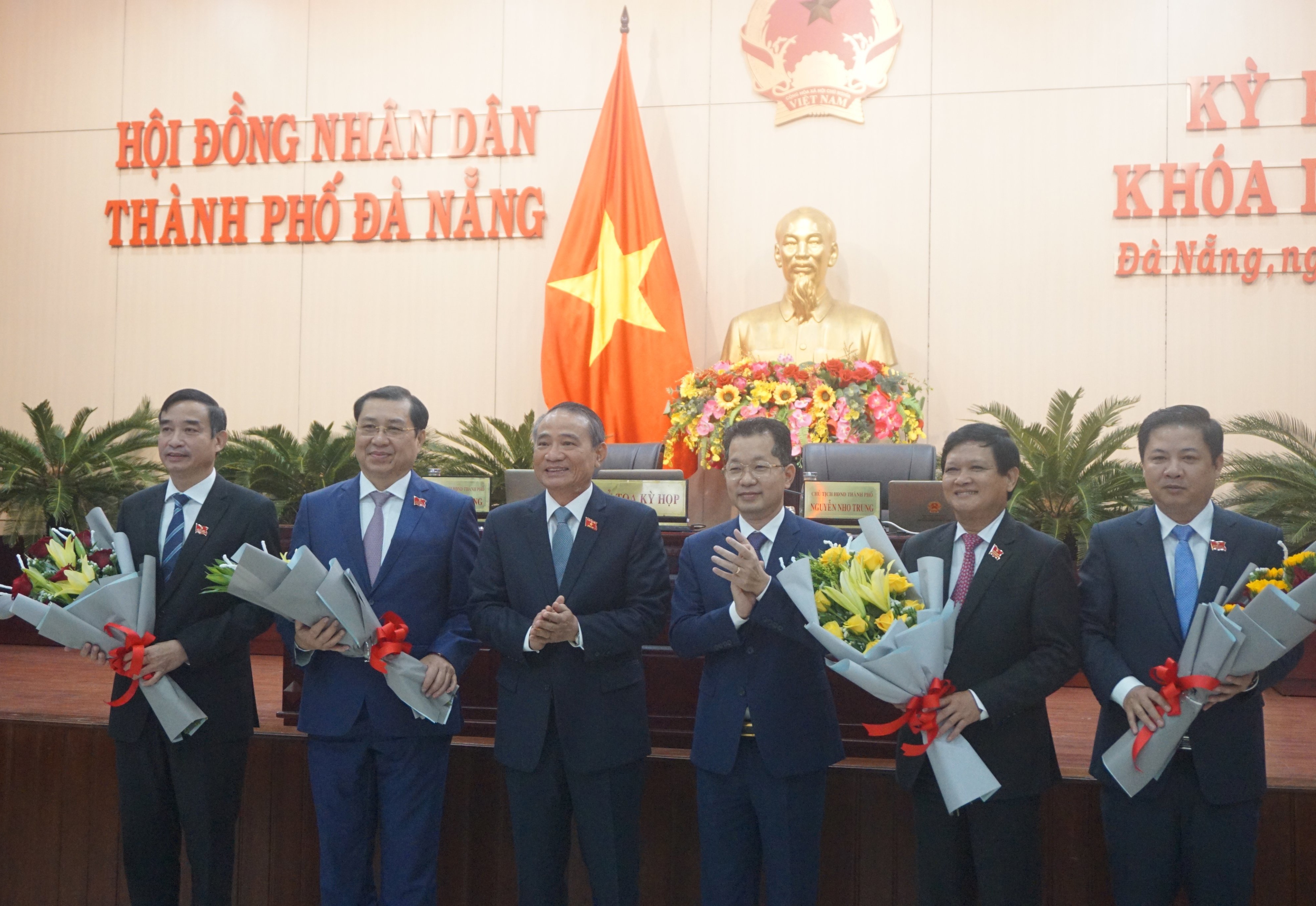 Ong Luong Nguyen Minh Triet  giu chuc Chu tich HDND TP Da Nang anh 2