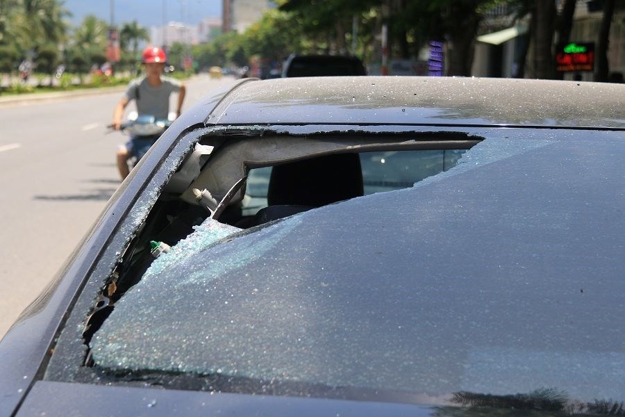 Tam giu nhom dap pha hang loat oto hinh anh