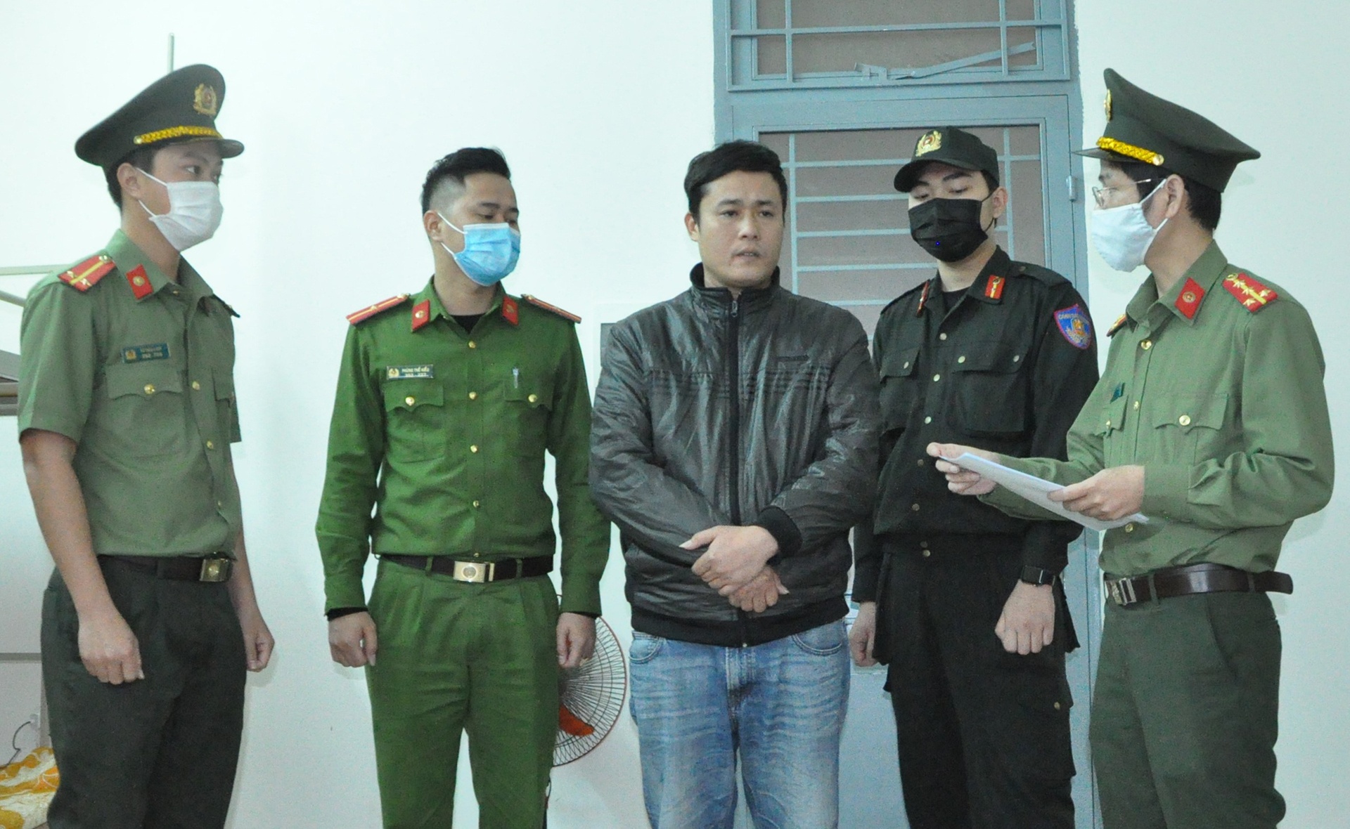 Bốn người Trung Quốc nhập cảnh trái phép ảnh 2 Bon nguoi Trung Quoc nhap canh trai phep anh 2