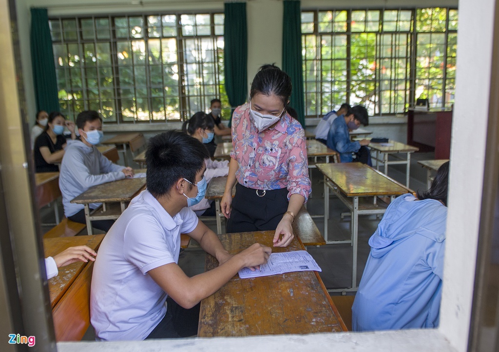 Sinh viên Đà Nẵng đi học trở lại ảnh 1 Sinh vien Da Nang di hoc tro lai anh 1