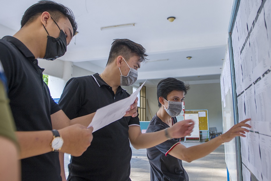 Sinh vien Da Nang tro lai truong hoc tu ngay 1/3 hinh anh