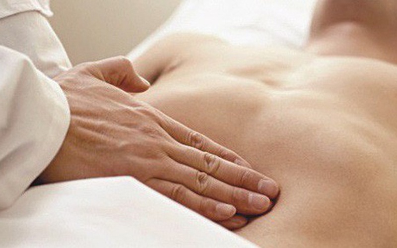 Hang tram con giun toc song trong co the benh nhan hinh anh