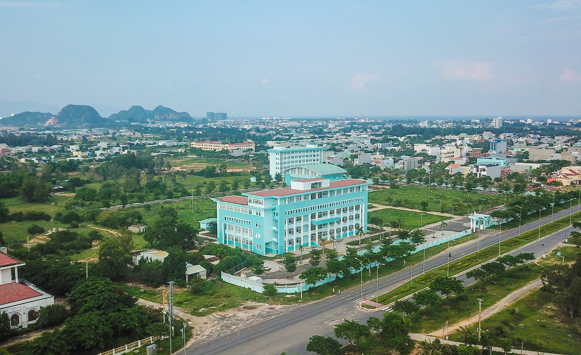 Da Nang chan chinh hoat dong kinh doanh bat dong san hinh anh