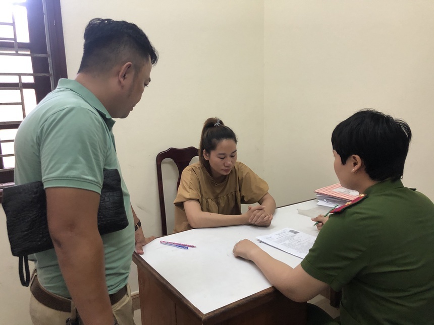 Co gai dieu hanh duong day mai dam linh 12 nam tu anh 2