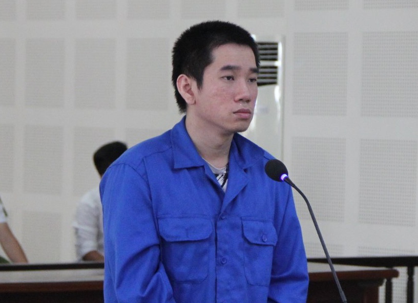 Tai xe xe cong nghe danh chet tho cat toc o Da Nang hinh anh