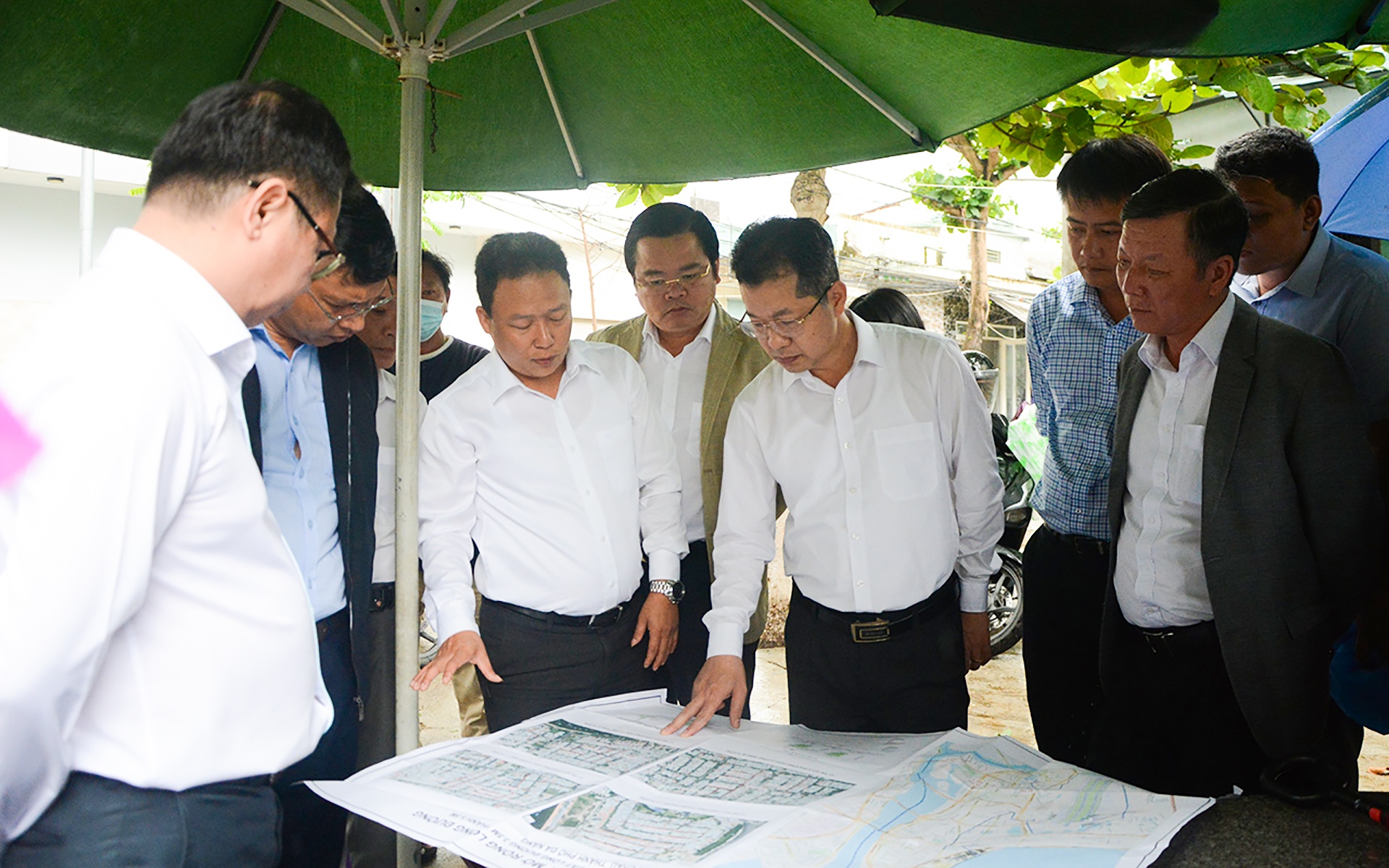 Dan hien dat mo rong duong o Da Nang anh 1