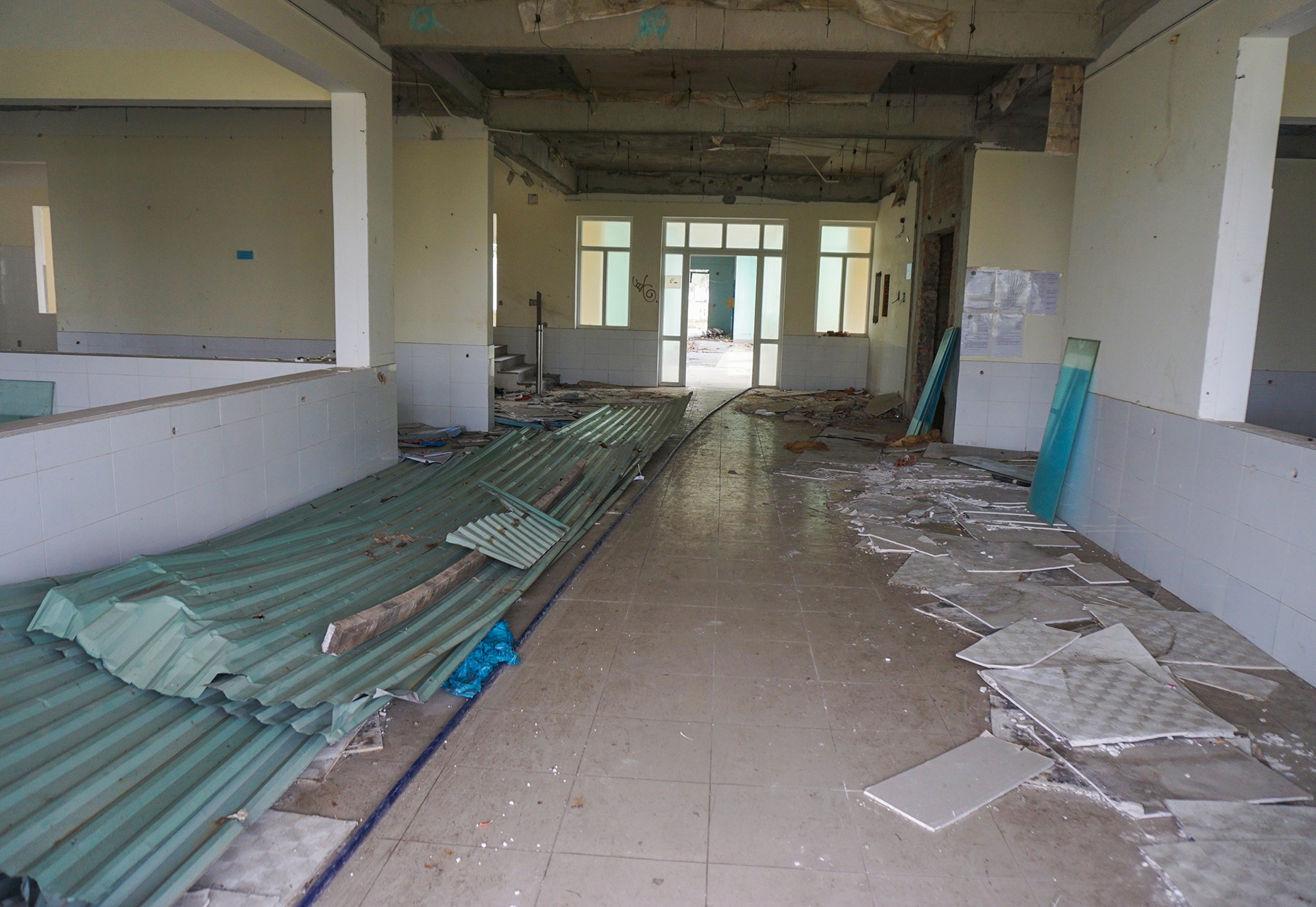 Benh vien bo hoang o Da Nang anh 6