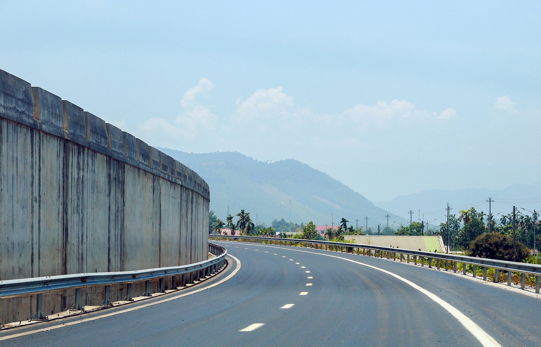 Cao toc La Son - Tuy Loan sap hoan thanh anh 10