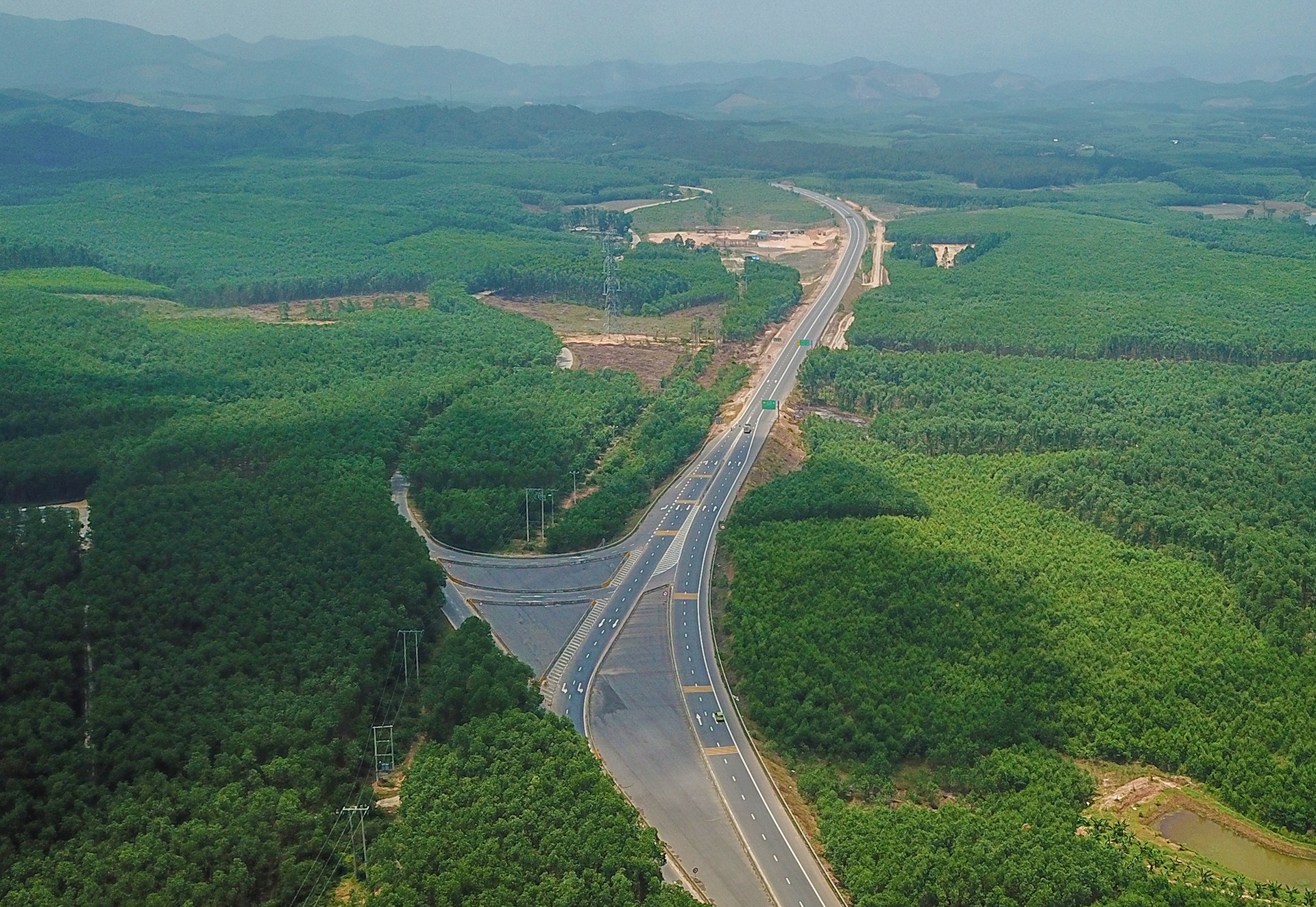 Cao toc La Son - Tuy Loan sap hoan thanh anh 13