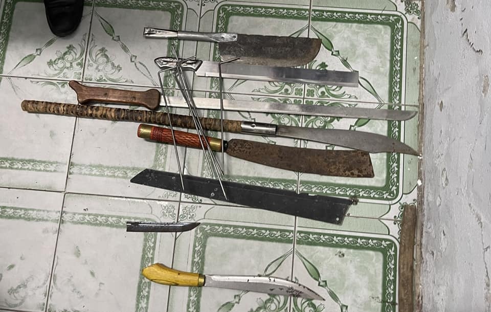 Hai nhom thanh nien hon chien o Da Nang anh 2