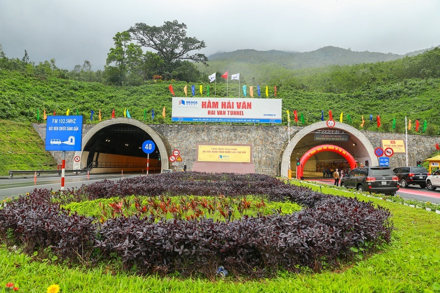 Phi qua ham Hai Van tang tu ngay 1/5 hinh anh