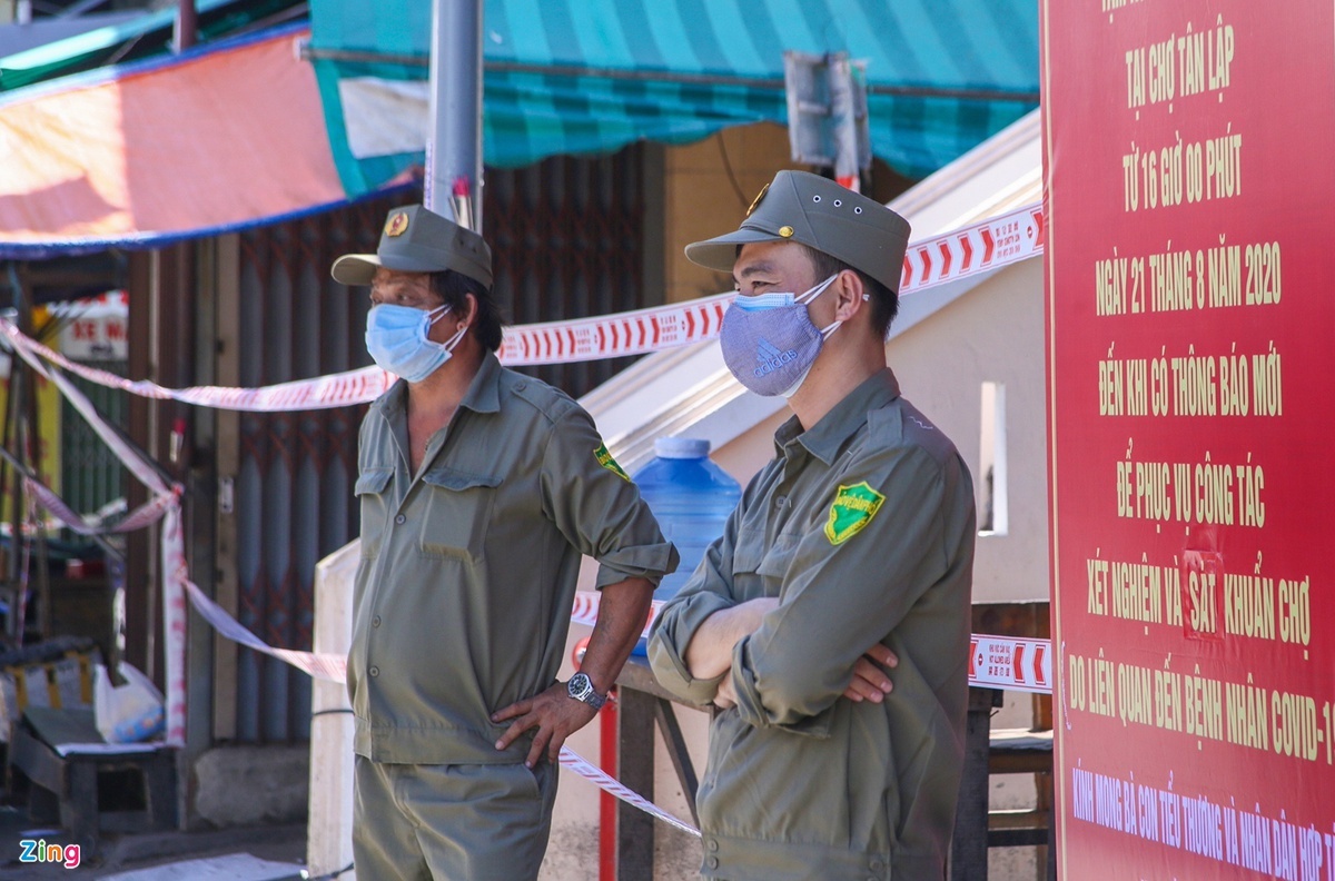 Dan Da Nang bi phat vi khong mang khau trang anh 2